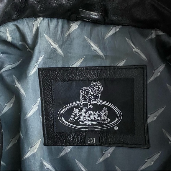 Vintage Mack Truck Men’s Black Quilted Embossed Leather Bomber Jacket Size XXL - Picture 12 of 13
